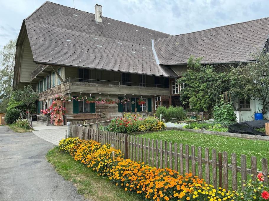 Ferienwohnung Auf Bauernhof Mit Hotpot Und Sauna Sumiswald Exteriör bild